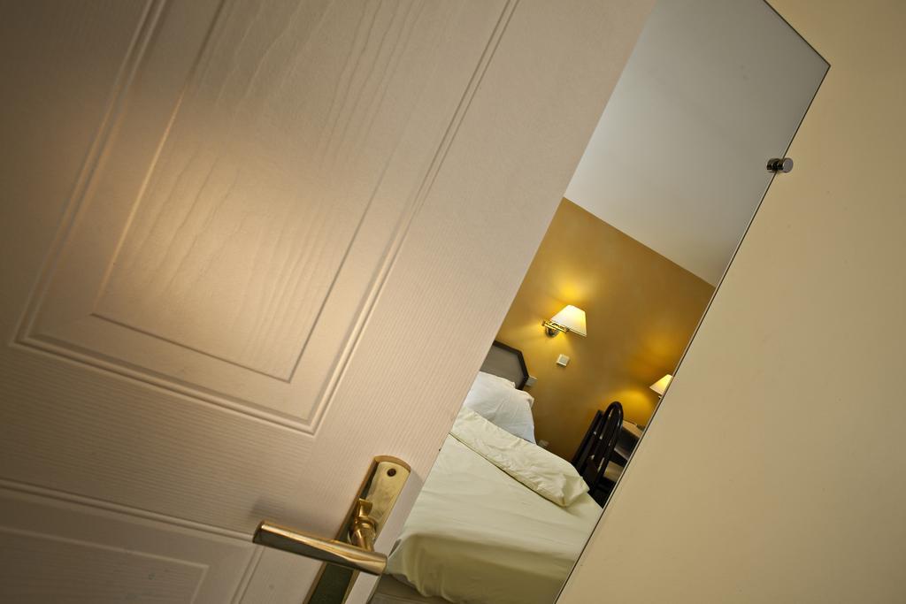 Hotel Athena Brides-les-Bains Exteriör bild